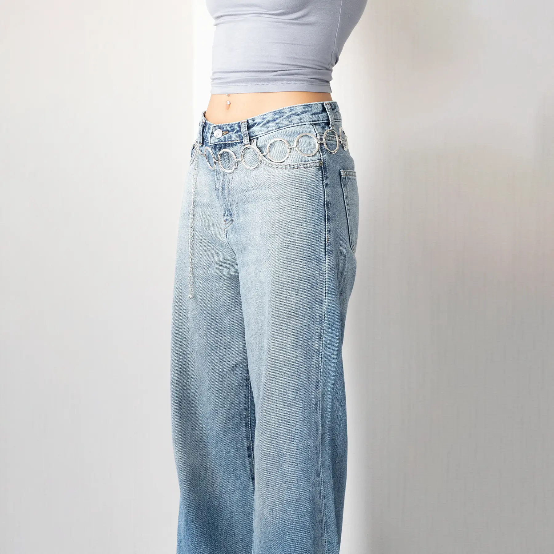 Light-washed-100%-cotton-baggy-jeans-square